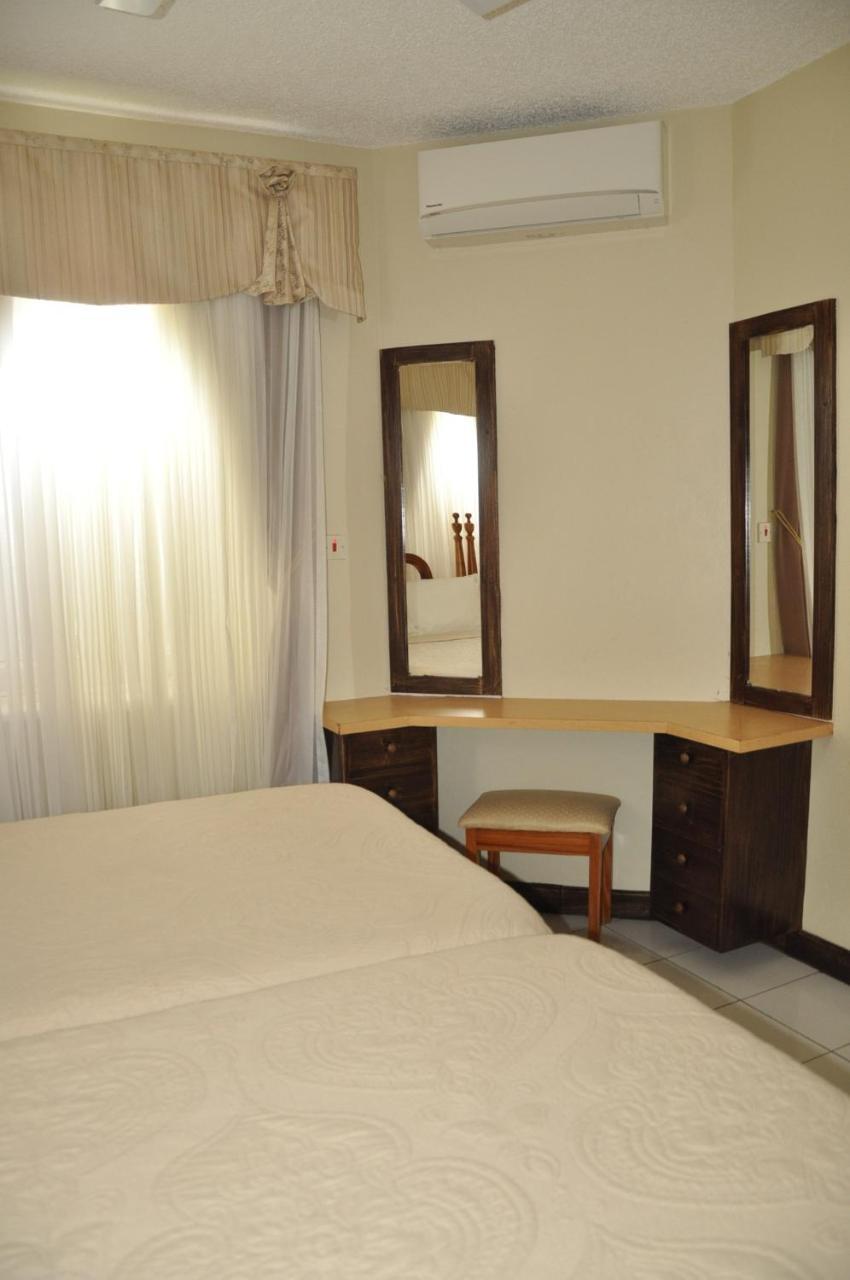Beach Penthouse A25 Sandcastles Ocho Rios Ngoại thất bức ảnh